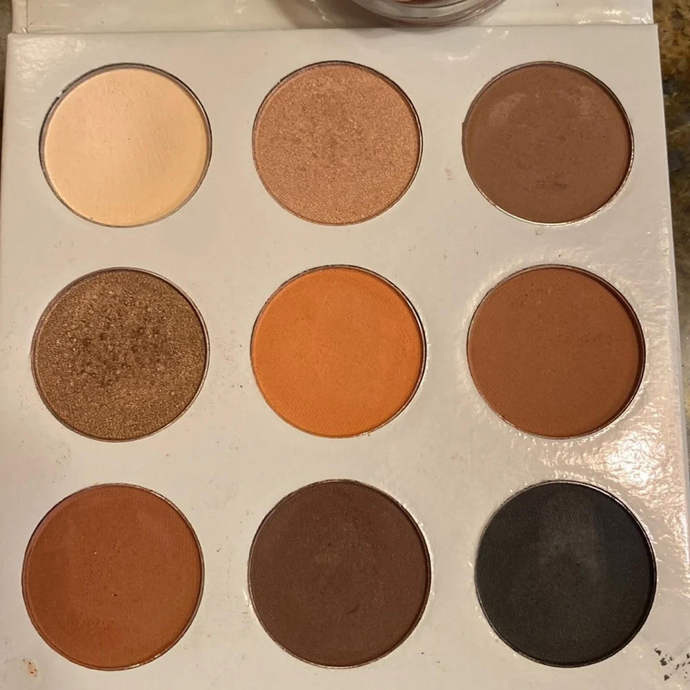 Kylie Cosmetics Birthday Edition Eyeshadow Palette with Gold And Rose Gold Pots